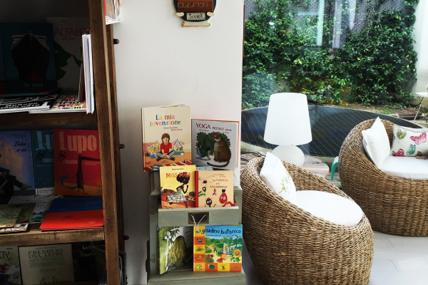 Libreria Tutti giù per Terra